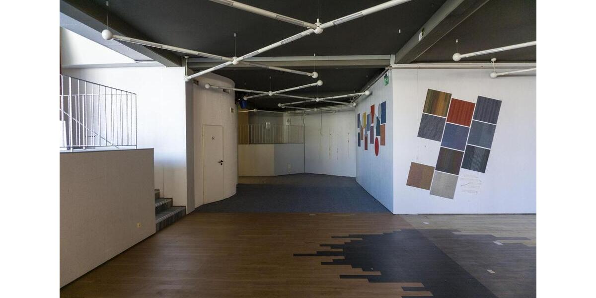 Gewerbeimmobilie, nutzbar als Ladenlokal, Ausstellungsfläche, Praxis zimmer