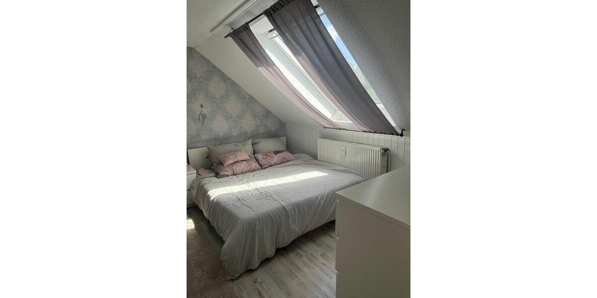 Gemütliche Single Wohnung , DG , 49qm , 2FH , DU.Homb.-Hochheide 2 zimmer