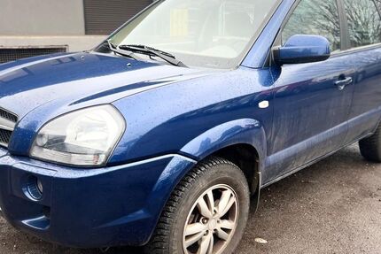 Hyundai TUCSON 112.000 km 2.650 &euro; Oberhausen 46045
