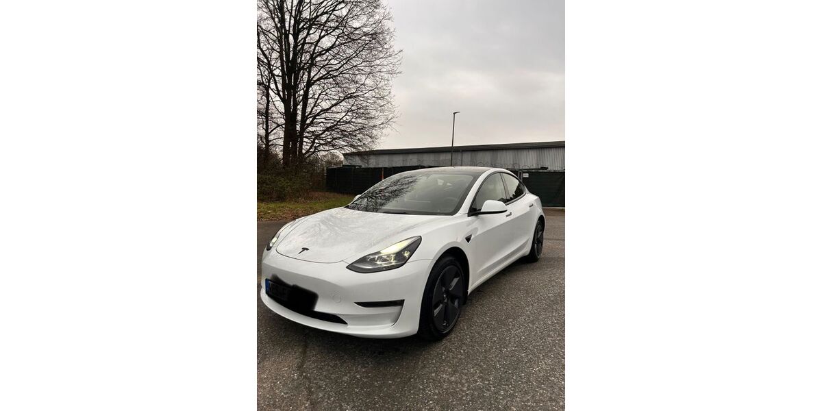 Tesla Model 3 22.318 km 30.600 &euro; Voerde 46562