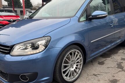 VW Touran 129.000 km 9.300 &euro; essen 45359