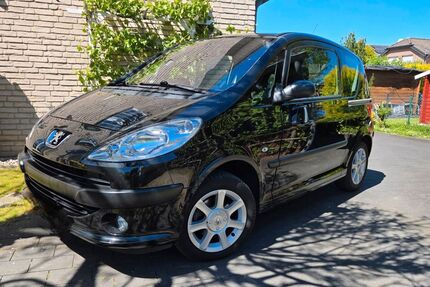 Peugeot 1007 76.000 km 4.600 &euro; Duisburg 47228