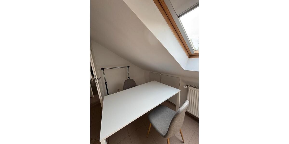 Dachgeschoßwohnung Essen Stadtbezirk VI - 1 Zimmer, 40 m&sup2;, 420&euro; | Angebot:26407189
