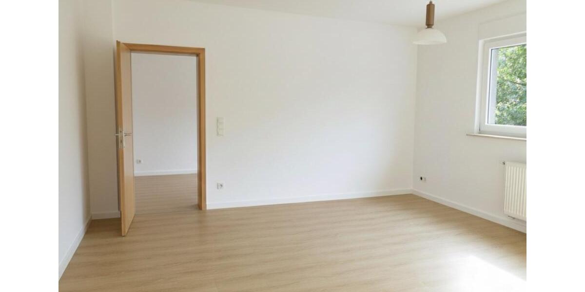 Vier-Zimmer Wohnung im 1. OG 4 zimmer