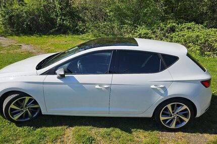 Seat Leon 104.000 km 13.200 € Bochum 44805