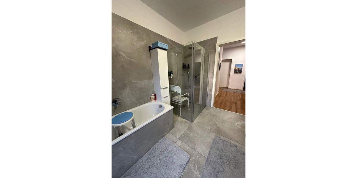 Terrassenwohnung Krefeld Stadtmitte - 4 Zimmer, 132 m&sup2;, 1.500&euro; | Angebot:25429653