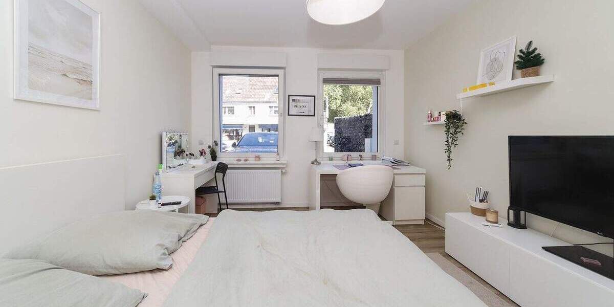 Hochwertige Erdgeschosswohnung mit Garten in kernsaniertem 3-Familienhaus 4 zimmer