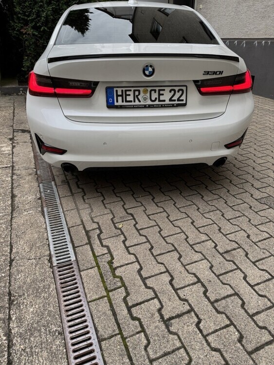 330i