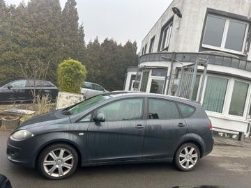 Seat Altea 209.143 km 2.890 &euro; Essen 45326