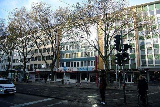 Citylage Mülheim-Mitte Wohn-und Geschäftshaus-Mehrfamilienhaus mit 11 Wohnungen und zwei Gewerbeeinheiten 2 zimmer