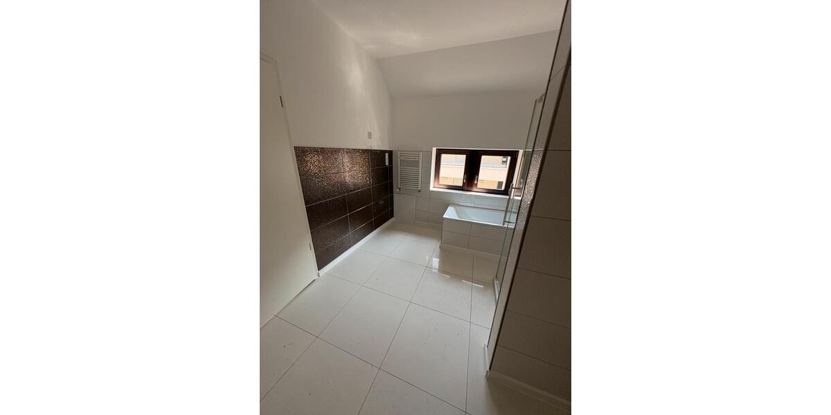 Mehrfamilienhaus mit Ladenlokal zimmer