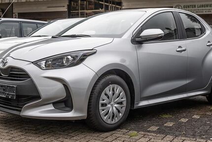 Toyota Yaris 4.523 km 15.288 &euro; Recklinghausen 45659