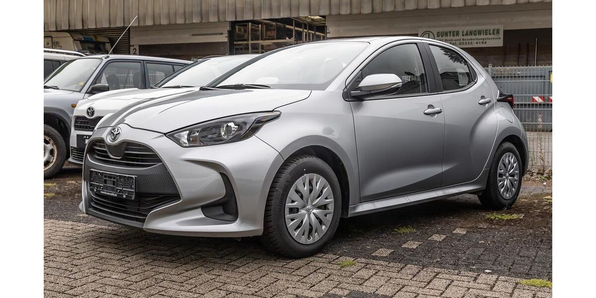 Toyota Yaris 4.523 km 15.288 &euro; Recklinghausen 45659