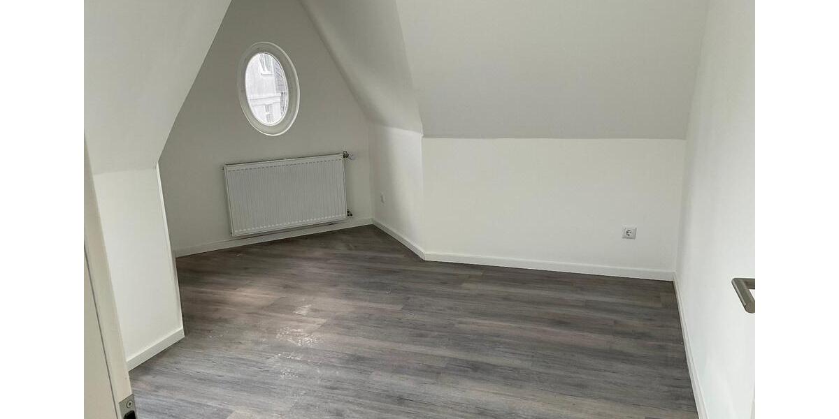 Kernsanierte Wohnung ab sofort frei,Erstbezug alles Neu! 4.5 zimmer