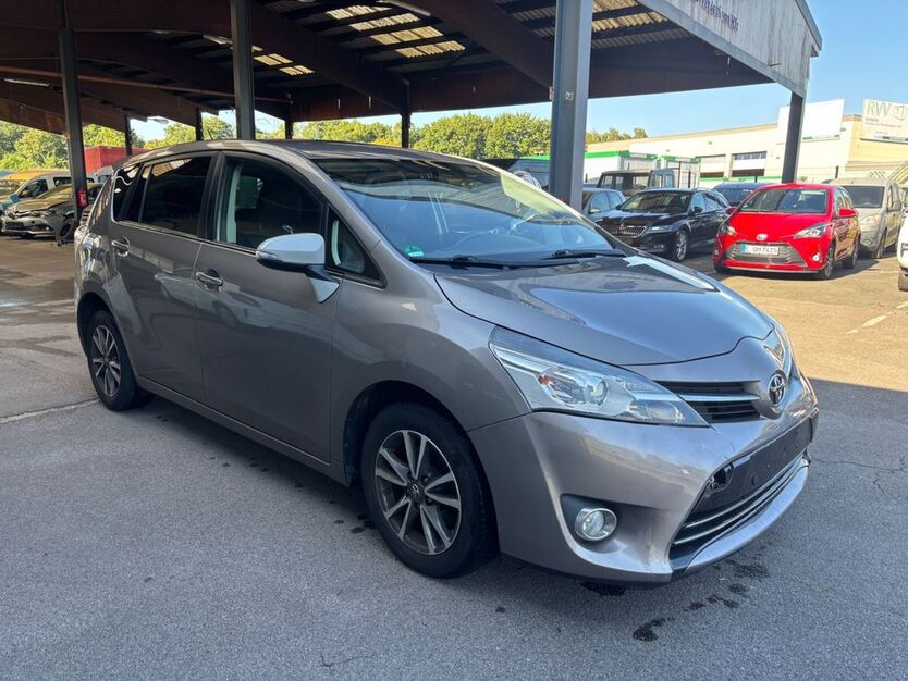 Toyota Verso 177.000 km 5.250 € Essen 45356