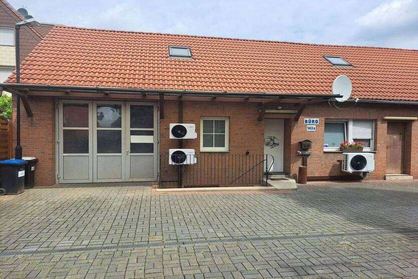 Attraktive Gewerbeeinheit mit Büroflächen, Lager und Entwicklungspotenzial in Duisburg-Buchholz