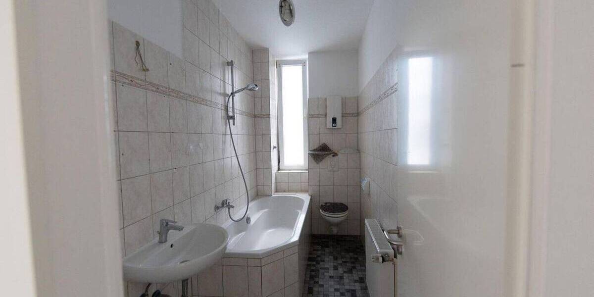 Renovierte, lichtdurchflutete 2-Zimmer-Wohnung in Meiderich - ruhig & zentral 2 zimmer