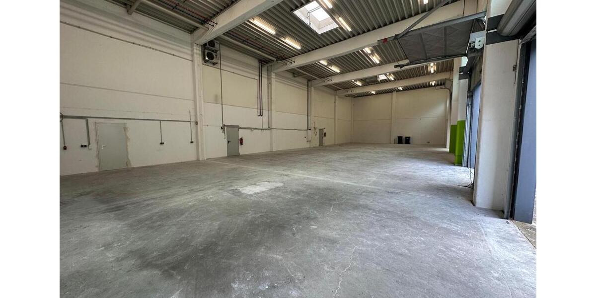 Lagerhalle in einer neuwertigen, kleinen Gewerbeimmobilie mit Glasfaseranschluss zimmer