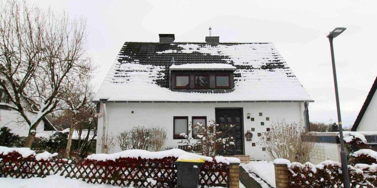 Viel Platz, viele Möglichkeiten: Zweifamilienhaus mit Garten, Wintergarten & Mieteinnahmen! 6 zimmer