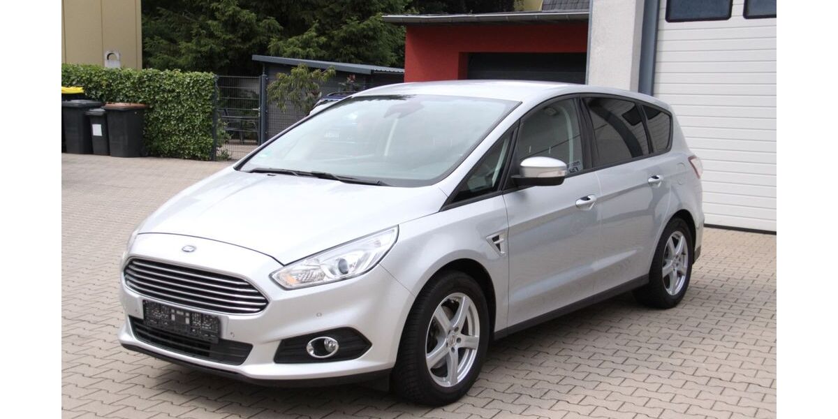 Ford S-Max 179.200 km 8.900 &euro; Velbert 42549