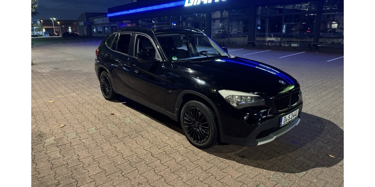BMW X1 205.000 km 10.999 &euro; Düsseldorf 40213