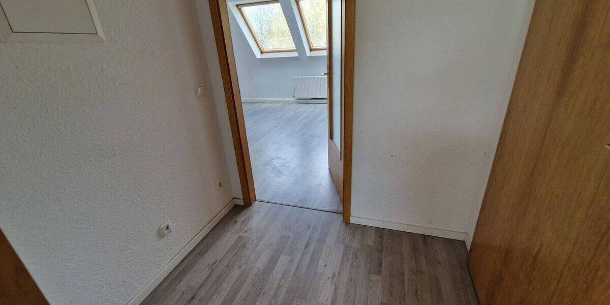 So gemütlich - schöne 2-Zimmer-Wohnung im Dachgeschoss, 1 Nettokaltmiete frei (2. Monat) 2 zimmer