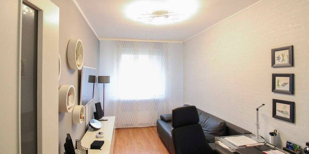 Ein Traum: Gehobene Etagenwohnung mit Balkon und Spa-Bereich 3 zimmer