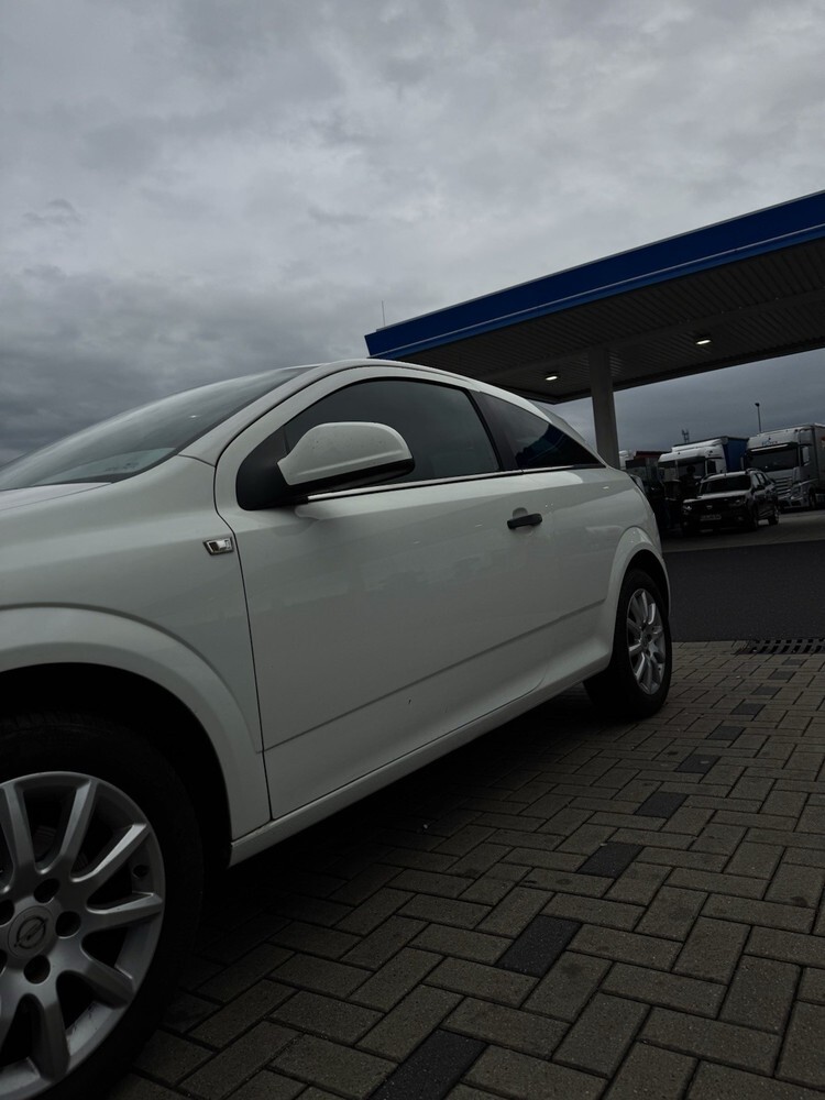 Opel Astra GTC J 175.000 km 4.000 € Essen 45121