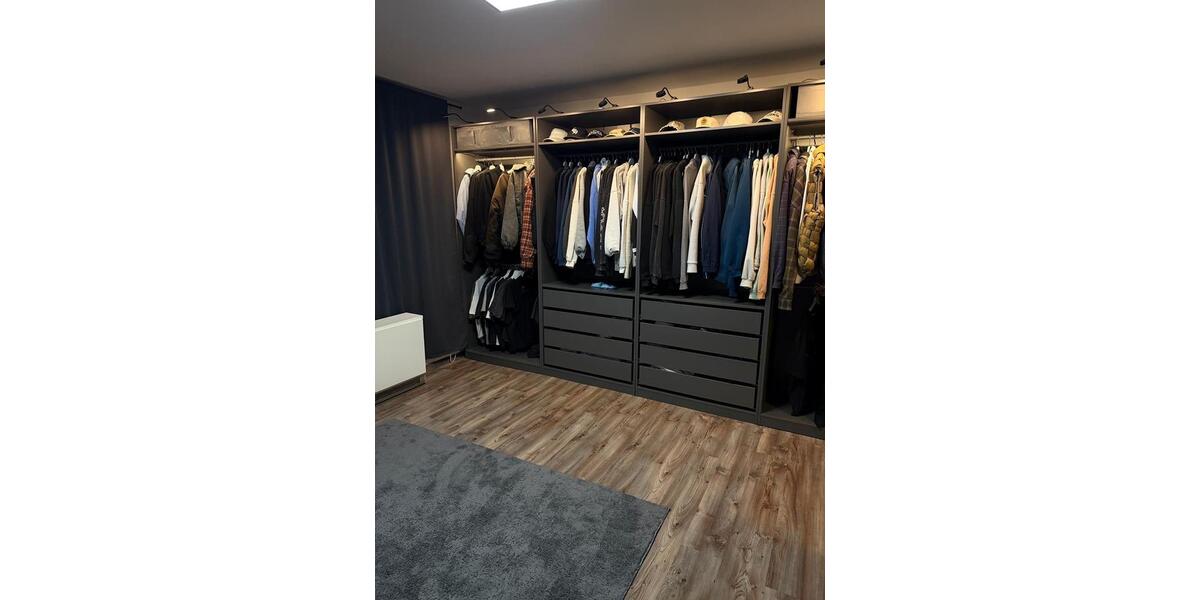 Etagenwohnung Düsseldorf Oberbilk - 3 Zimmer, 94 m&sup2;, 1.278&euro; | Angebot:26385455