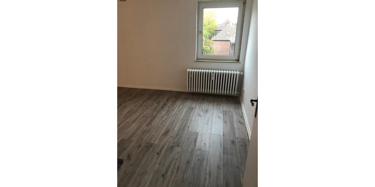 Dachgeschoßwohnung Oberhausen Biefang - 3.5 Zimmer, 65 m&sup2;, 740&euro; | Angebot:25404156