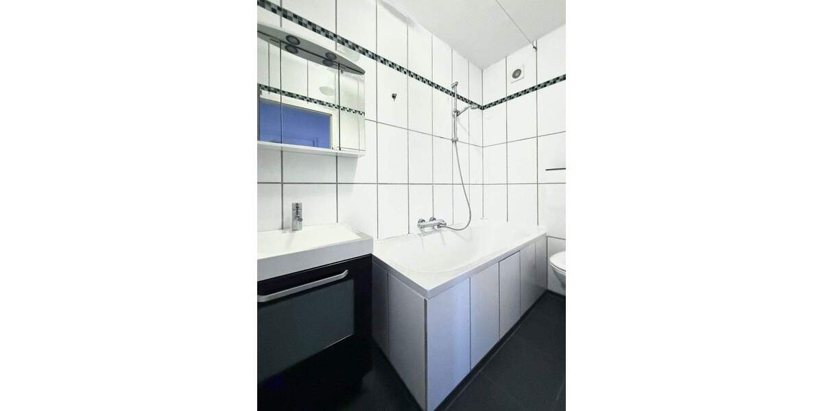 Etagenwohnung Düsseldorf Oberbilk - 2 Zimmer, 57 m&sup2;, 205.000&euro; | Angebot:25156996