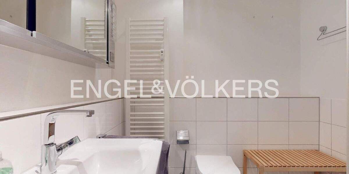 Einziehen und Wohlfühlen, zentral gelegen und direkt am Stadtwald 4 zimmer