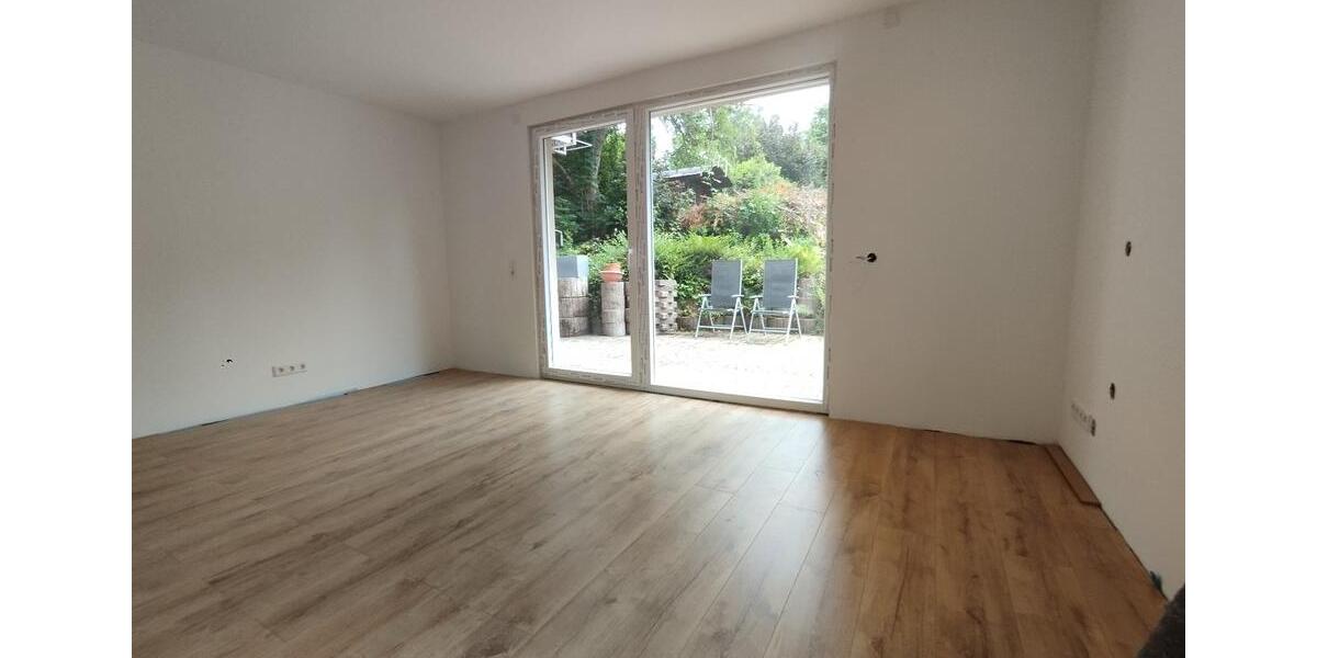 Dachgeschosswohnung *** Erstbezug nach vollständiger Sanierung ** 3 zimmer