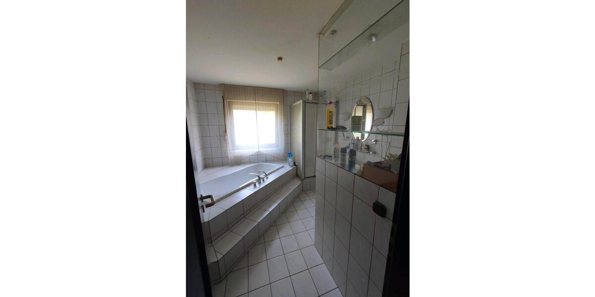 Reihenhaus Essen Stadtbezirk V - 4.5 Zimmer, 140 m&sup2;, 360.000&euro; | Angebot:26994683