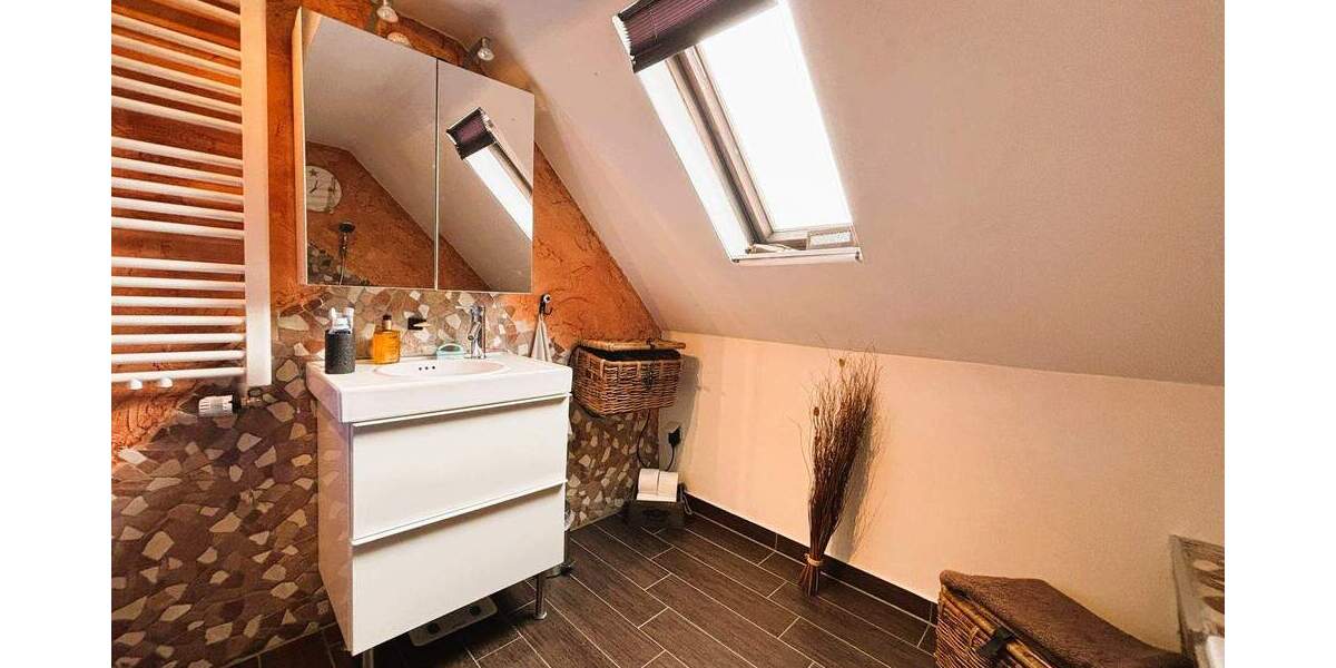 Mehrfamilienhaus, Wohnhaus Duisburg Hochemmerich - 9 Zimmer, 170 m&sup2;, 320.000&euro; | Angebot:25779365