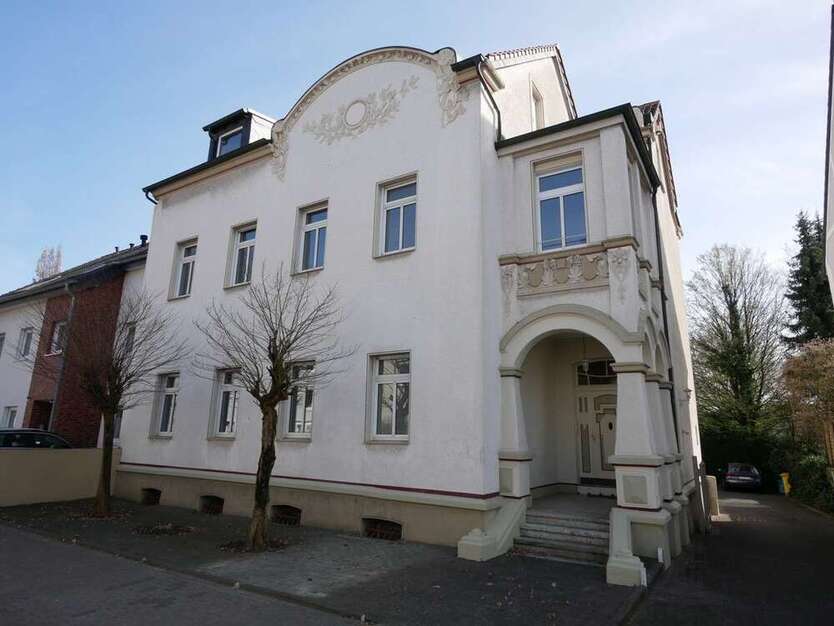 Haus zum Kaufen in Gelsenkirchen 565.000 € 350 m²