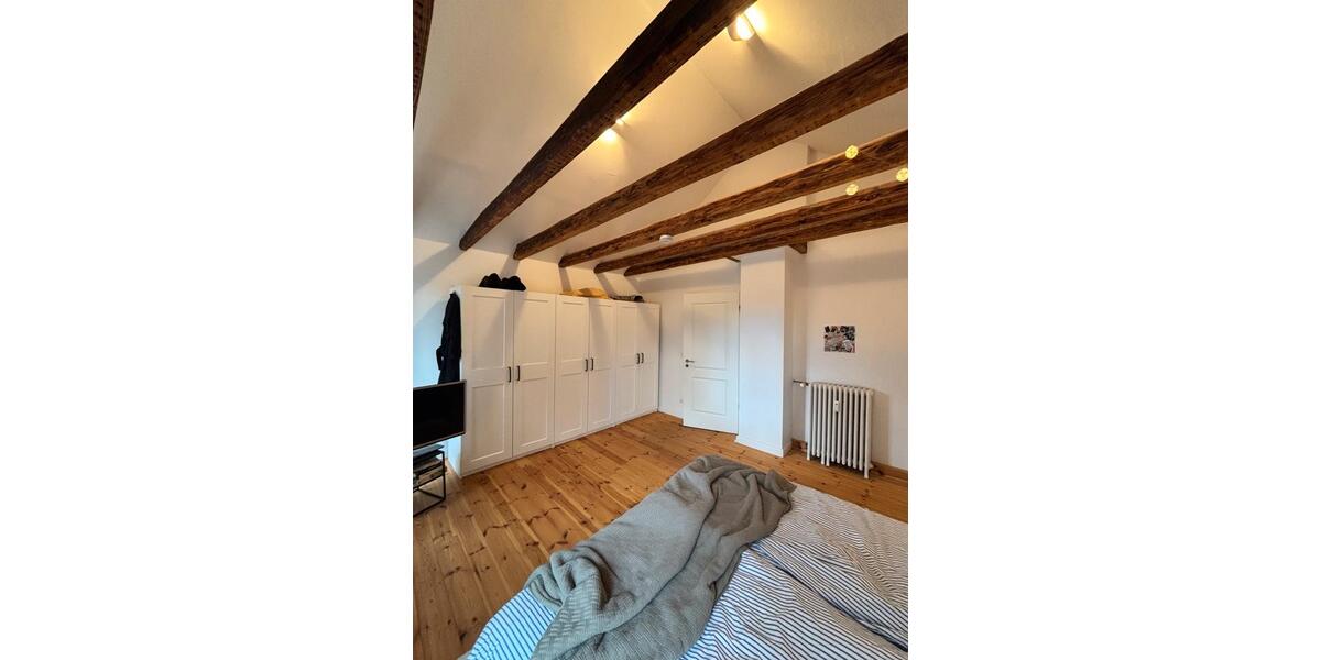 Dachgeschoßwohnung Duisburg Laar - 3 Zimmer, 77 m&sup2;, 895&euro; | Angebot:25352216