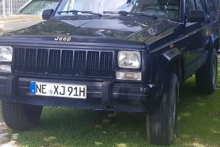 Jeep Cherokee 131.000 km 11.890 &euro; Duisburg 47198