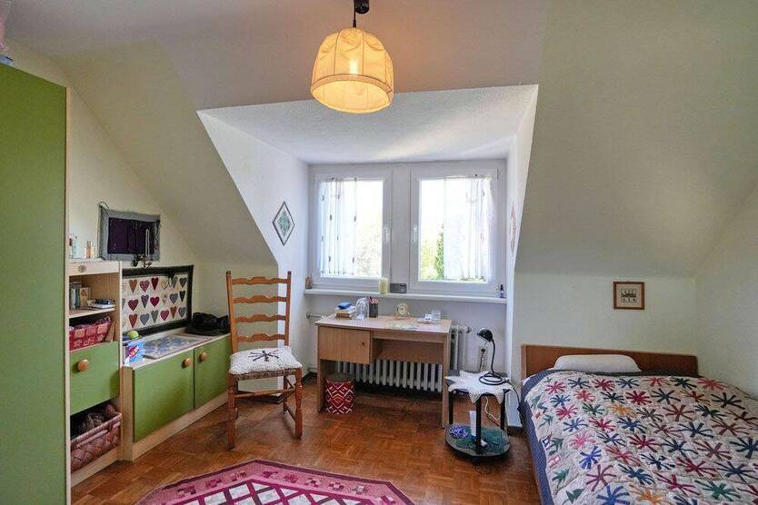 Familienfreundliche Doppelhaushälfte auf großem Erbpachtgrundstück in Stadtgarten-Nähe