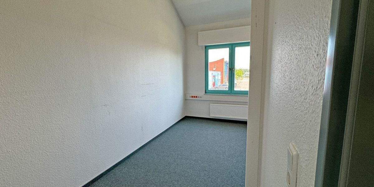 Gewerbeobjekt Voerde Holthausen - 7 Zimmer, 140 m&sup2;, 390.000&euro; | Angebot:25154929