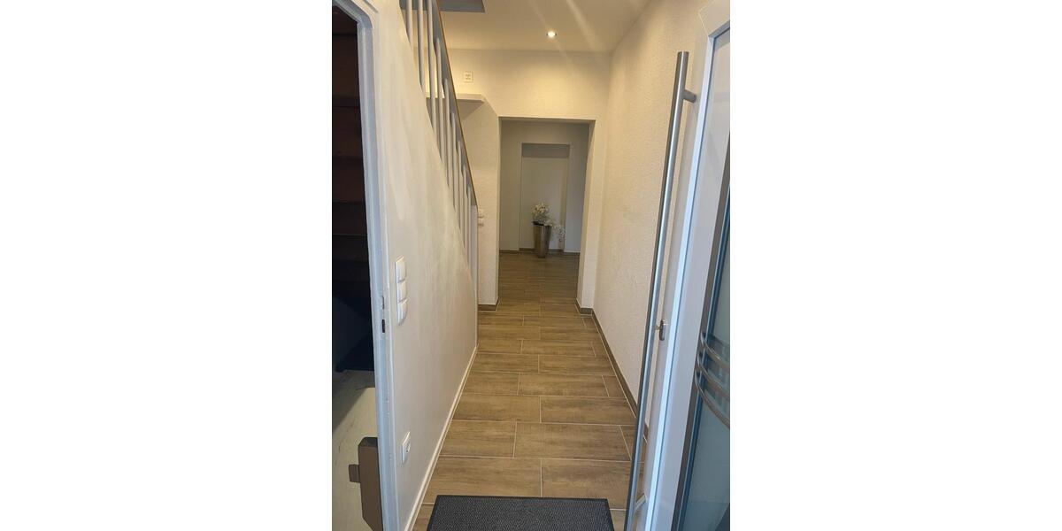 Wohnung in einem Zechenhaus mit neuer Einbauküche 5 zimmer