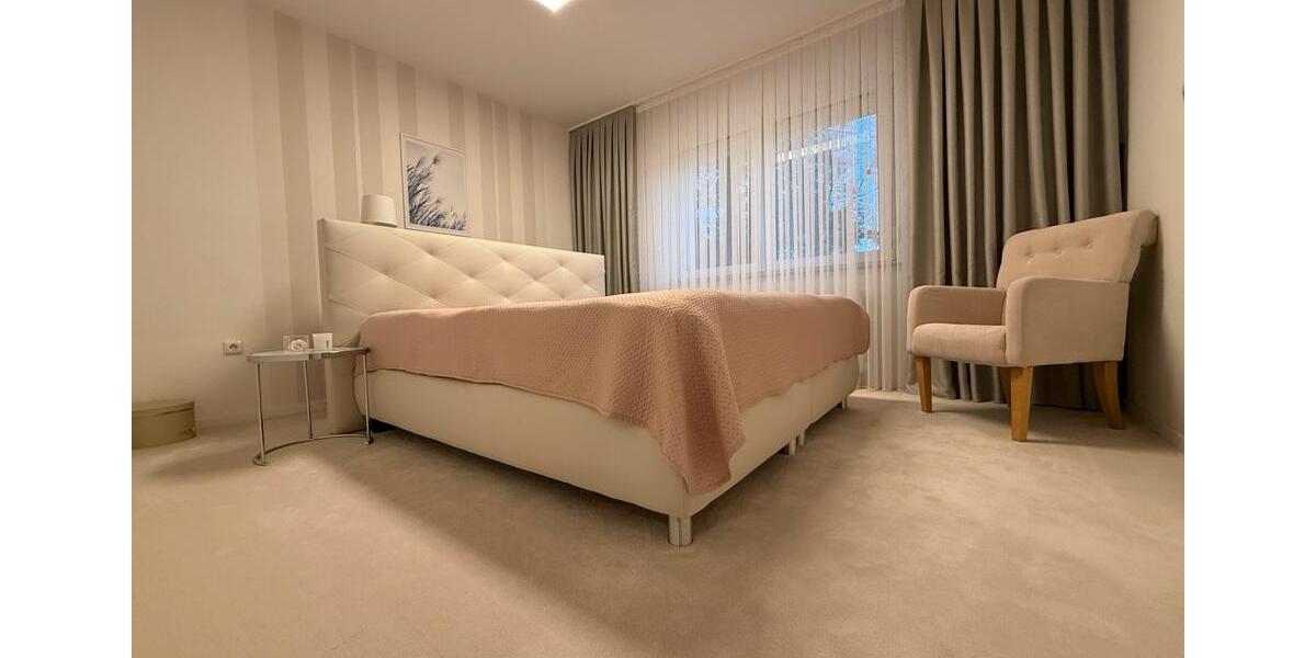 Modernisierte 3-Zimmer-Wohnung mit 2 Gartenflächen & hwt. Aust. 3 zimmer