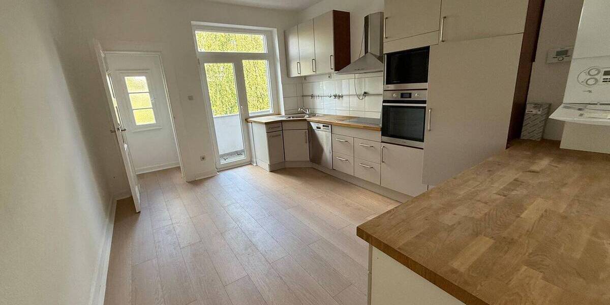 Etagenwohnung Düsseldorf Heerdt - 2 Zimmer, 62 m&sup2;, 1.010&euro; | Angebot:26867628