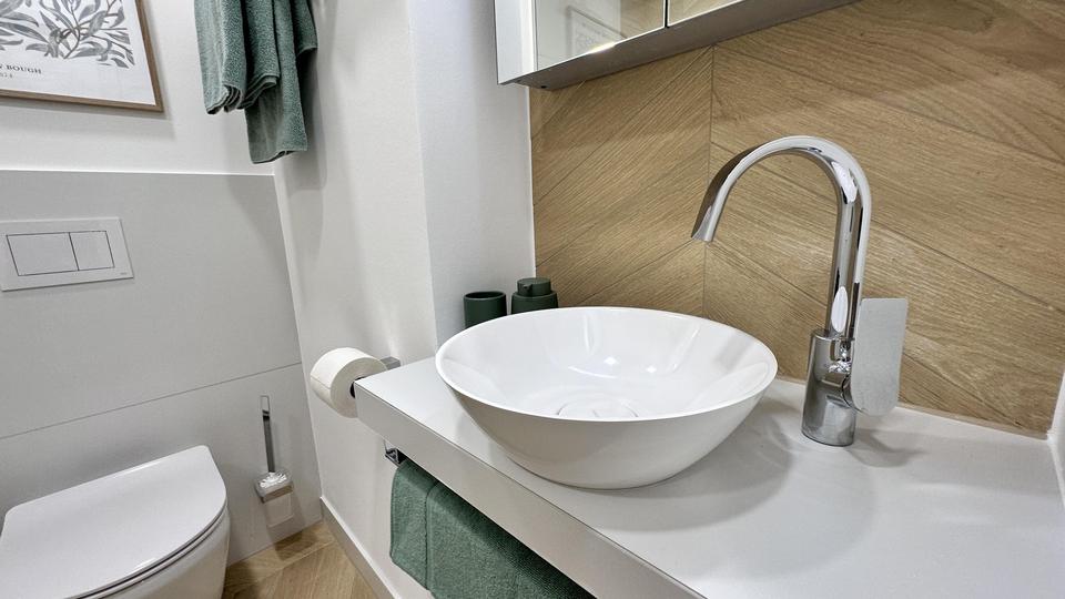 Etagenwohnung Düsseldorf Oberbilk - 2 Zimmer, 40 m&sup2;, 990&euro; | Angebot:25349472