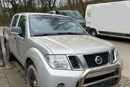 Nissan Navara 169.421 km 3.950 &euro; Essen 45356