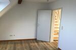 Dachgeschoßwohnung Krefeld Cracau - 2.5 Zimmer, 65 m&sup2;, 560&euro; | Angebot:25420402