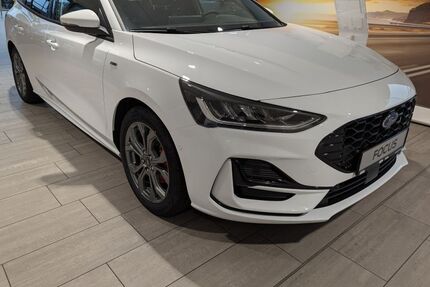 Ford Focus 1.086 km 25.990 &euro; Duisburg 47167