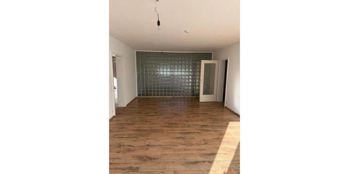 Etagenwohnung Duisburg Essenberg - 2 Zimmer, 65 m&sup2;, 380&euro; | Angebot:25646850