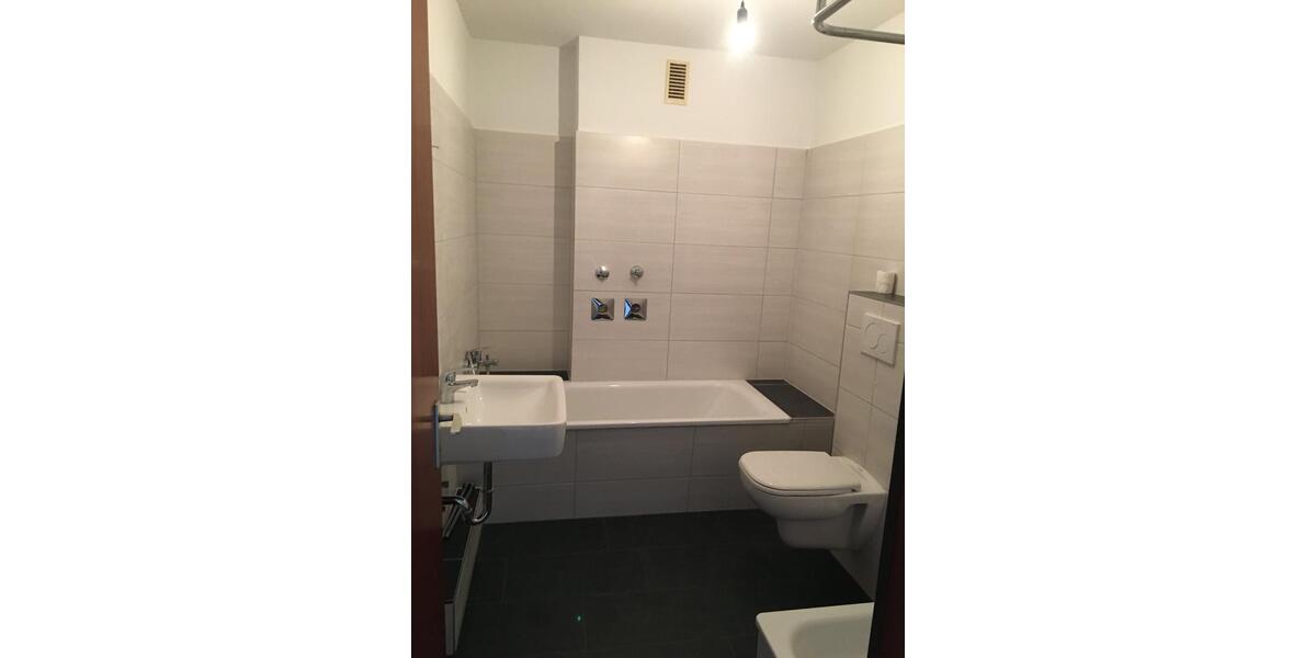 Etagenwohnung Moers - 2 Zimmer, 65 m&sup2;, 630&euro; | Angebot:26375168