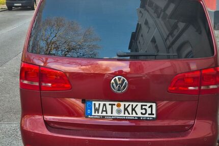 VW Touran 124.200 km 9.900 &euro; Essen 45141